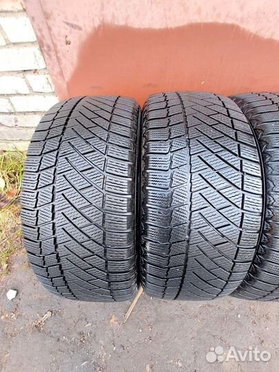 Continental ContiVikingContact 6 235/55 R18 104T