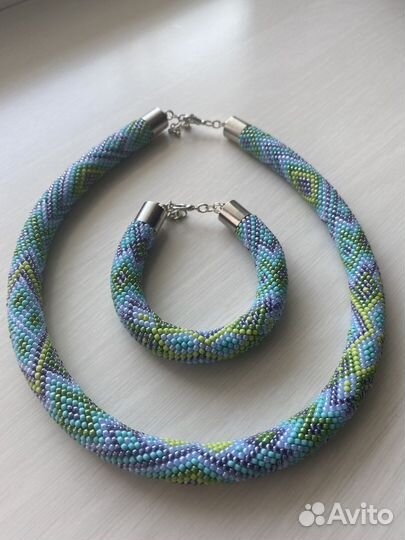 Колье жгут из бисера