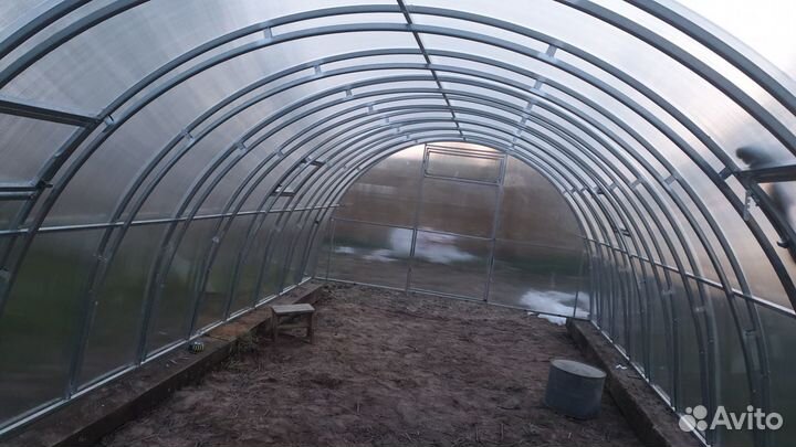 Теплицы разных форм и размеров