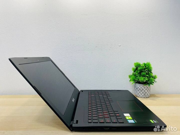 15.6 Игровой ноутбук Asus i7 GTX 1060 SSD Ram 16GB