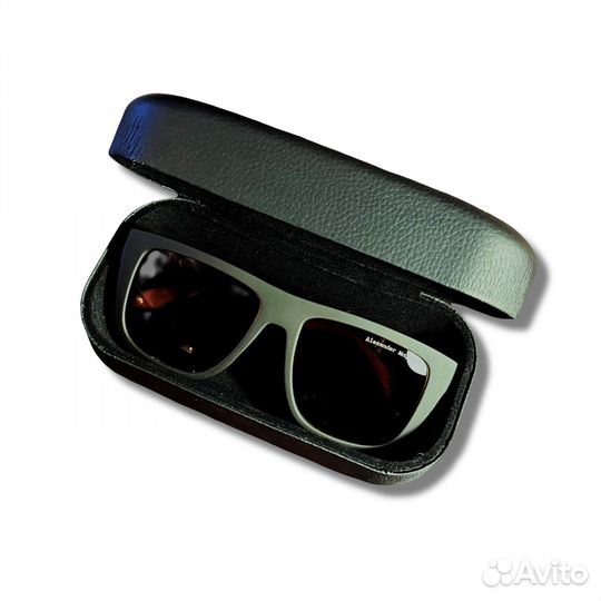 Солнцезащитные очки Alexander mcqueen