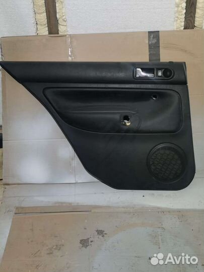 Дверные карты задние golf 4