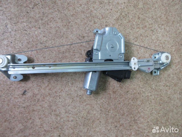Стеклоподъемник задний Opel Astra 98) 04