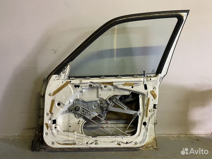 Дверь передняя правая bmw е34
