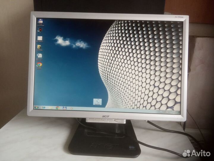 Широкоформатный монитор 19