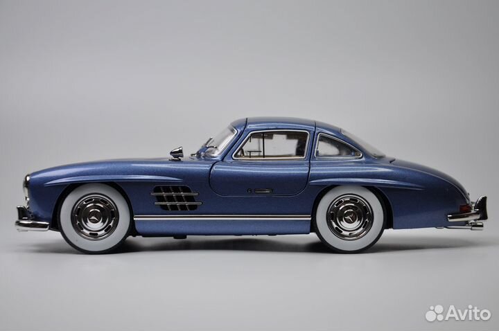 Модель автомобиля Mercedes-Benz 300SL 1954 металл