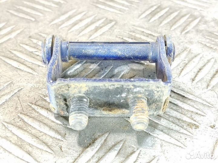 Петля багажника левая Mazda Cx7 2007-2012