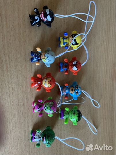 Брелоки марвел из киндера