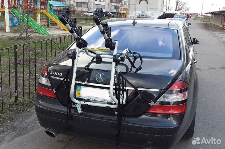 Велокрепление на заднюю дверь автомобиля