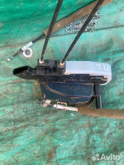 Замок двери передней левой Nissan Almera G15