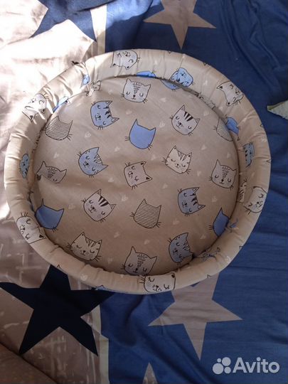 Лежанка для кошек