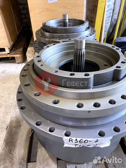 Редуктор хода Hyundai R370LC-7 xjbn-00645