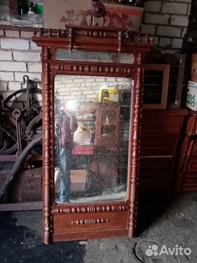 Старинное зеркало