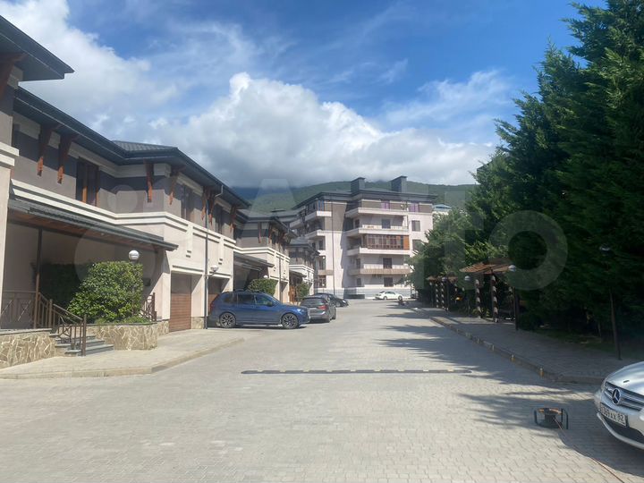 2-к. квартира, 65 м², 4/6 эт.