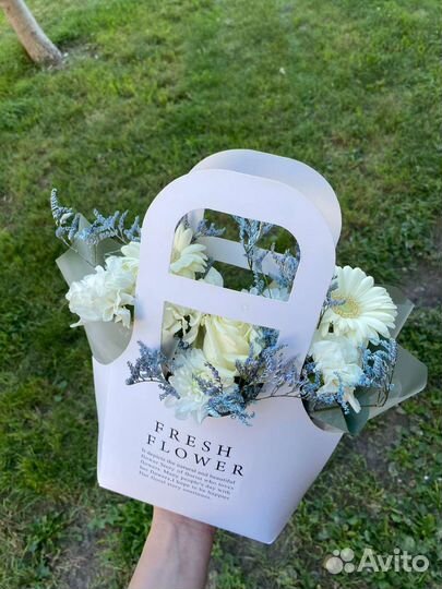 Пакет с цветами в наличии с доставкой