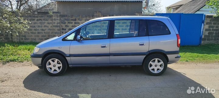 Opel Zafira 1.6 МТ, 2004, 240 000 км