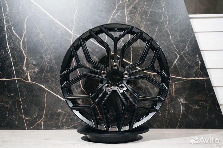 Кованные диски R22 Lamborghini Urus