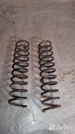 Пружина подвески Mitsubishi Carisma рест. 2001