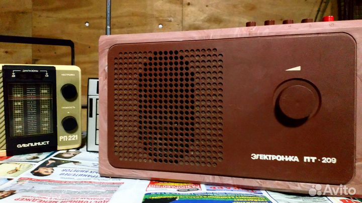 Коллекцияприёмников СССР много