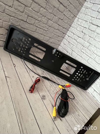 Рамка для номера с камерой заднего вида