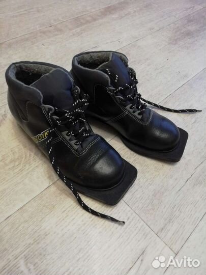 Лыжные ботинки