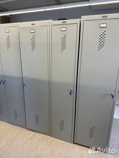 Шкаф металлический для одежды