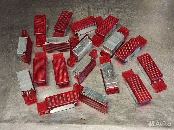 Плафон салона багажника Audi Q7 VW Туарег Каен