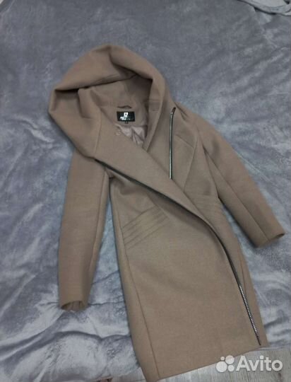 Пальто женское 42 44