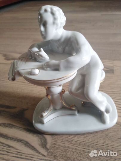 Фарфоровая статуэтка Пушкин