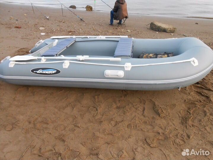 Лодка Gladiator C330AL