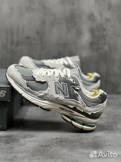 Кроссовки NEW balance 2002r Lux