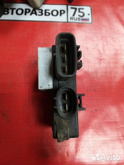 Блок управления вентилятором Toyota Corolla