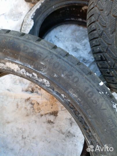 Triangle Snowlink TWT02 275/40 R20 106V