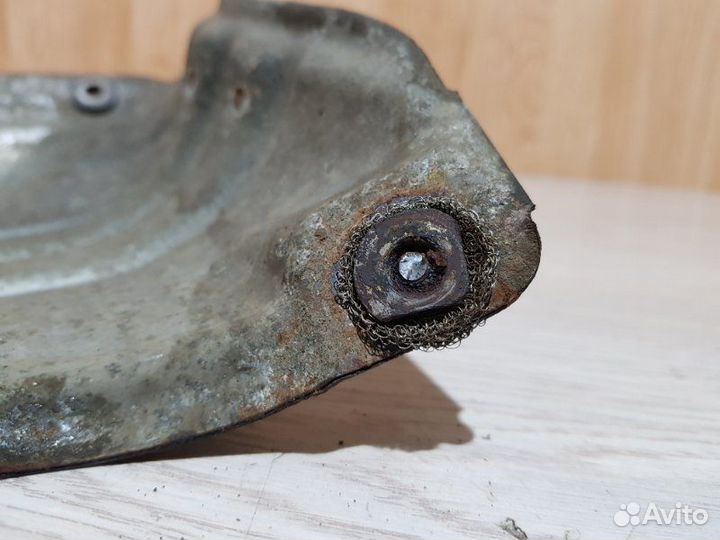 Тепловой экран Toyota Prius NHW20 1NZ-FXE 2009