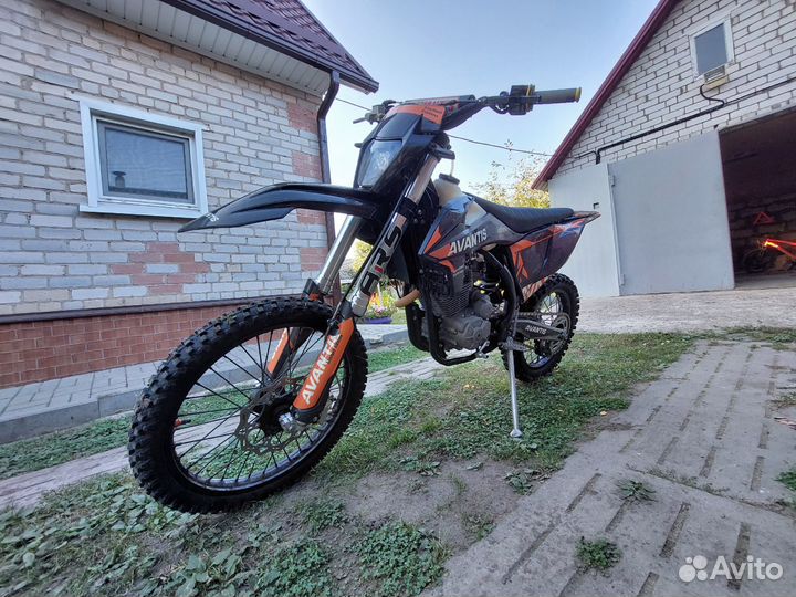 Мотоцикл кроссовый Avantis