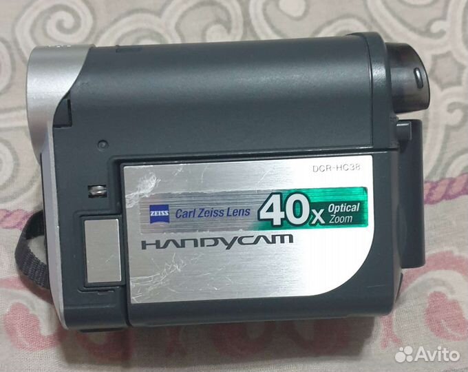 Видеокамера Sony Handycam DCR-HC38