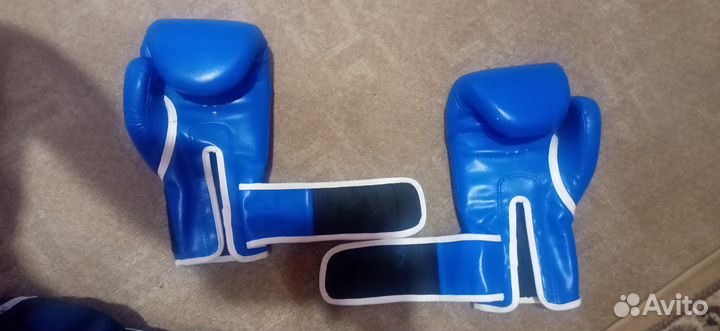 Боксерские перчатки 10 oz