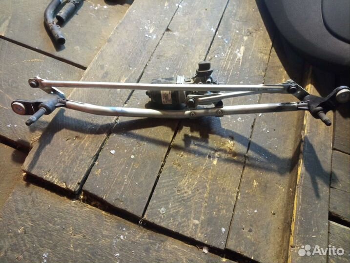 Трапеция стеклоочистителей renault Logan 2