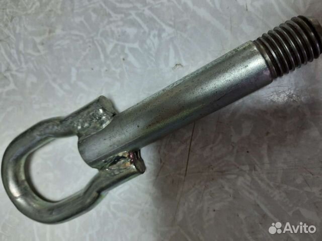 Буксировочная проушина на Mazda CX-7