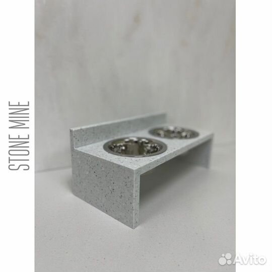 Подставка с мисками для собак мелких пород