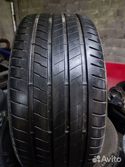 Bridgestone Alenza 001 245/45 R20 и 275/40 R20