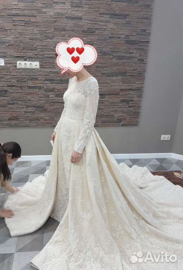Свадебное платье со шлейфом