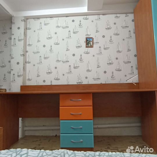 Детский письменный стол