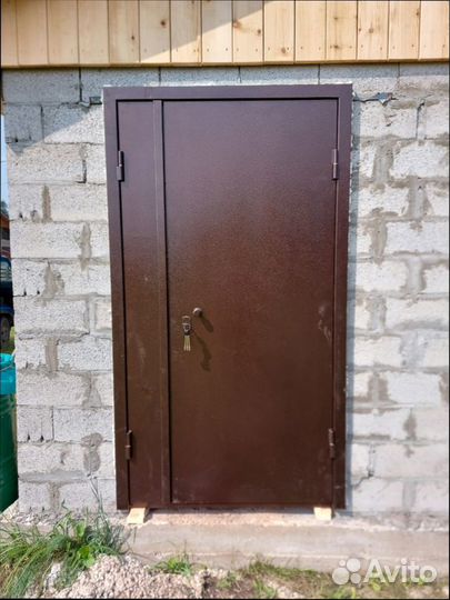 Техническая дверь