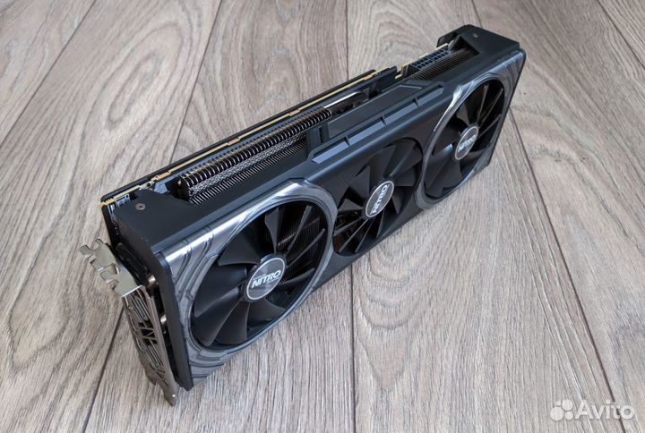 Sapphire Radeon RX Vega 64 8 Gb Nitro+