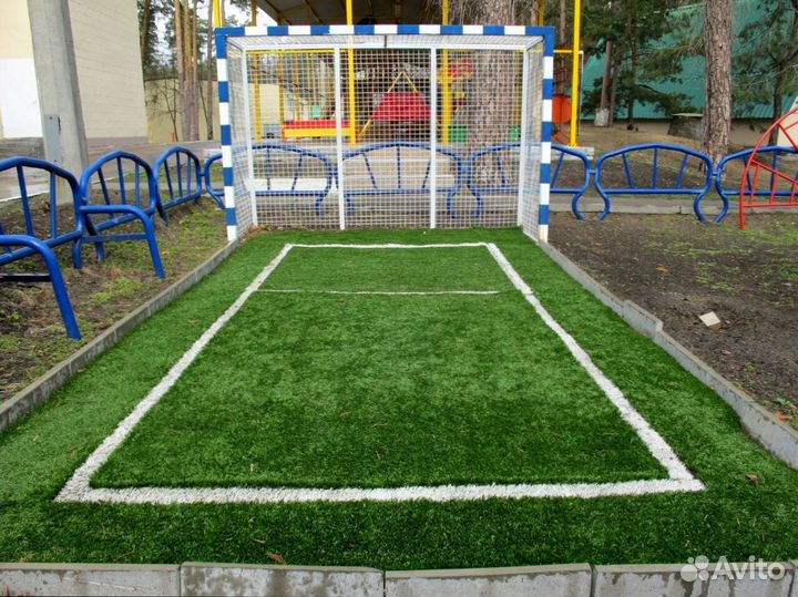 Трава в рулонах, газон