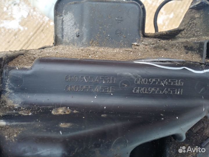 Бачок омывателя VW Polo Skoda Rapid