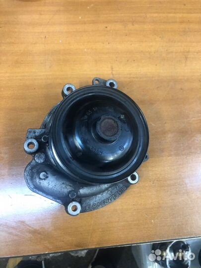 Насос водяной (помпа) Mercedes-Benz R-Klass W251