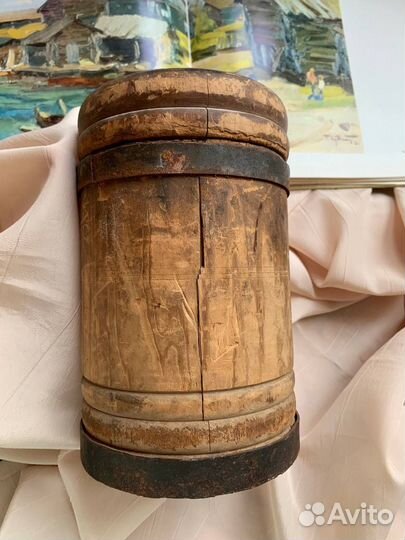 Старинная деревянная баночка