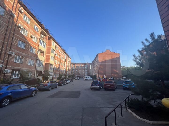 2-к. квартира, 58 м², 2/5 эт.